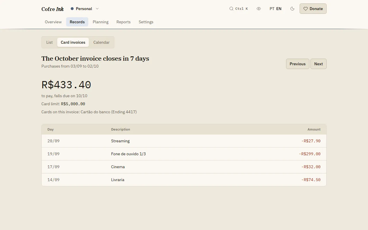 The card invoice screen: the headline with when the invoice closes, the amount to pay with its due date, and the purchases on it