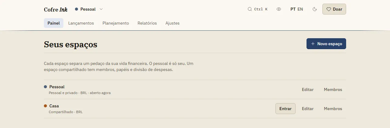 A tela Seus espaços com um espaço pessoal e um compartilhado, cada um com o tipo, a moeda e os seus botões.